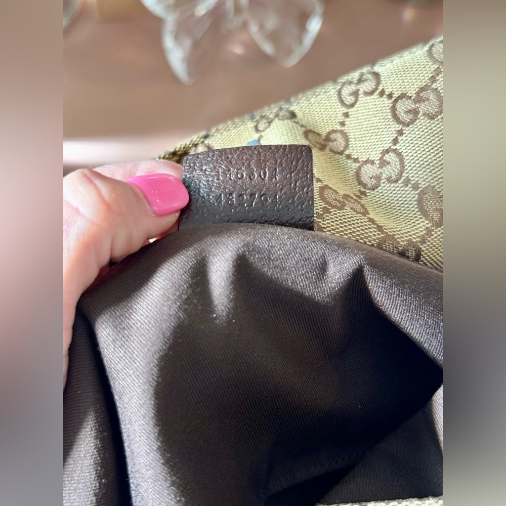 Gucci Belt Bag / Chest Bag - Picture 9 of 13